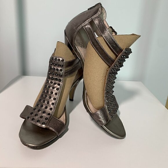 Vince Camuto Pewter  Kitten Heels - Size 8.5/38.5 - Picture 7 of 10
